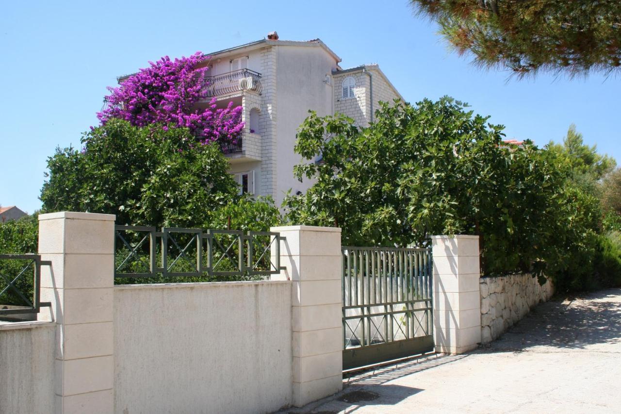 Apartments By The Sea Rastici, Ciovo - 2104 Trogir Bagian luar foto