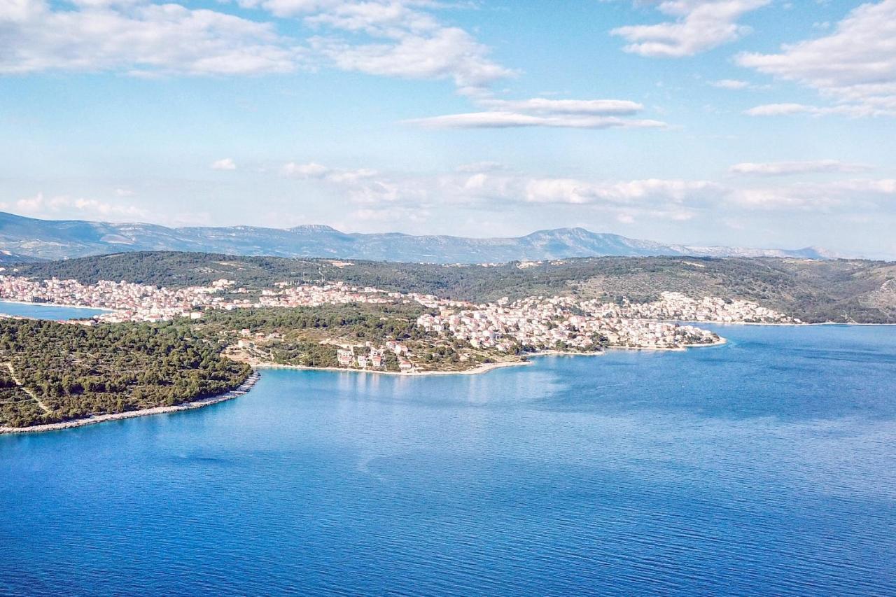 Apartments By The Sea Rastici, Ciovo - 2104 Trogir Bagian luar foto
