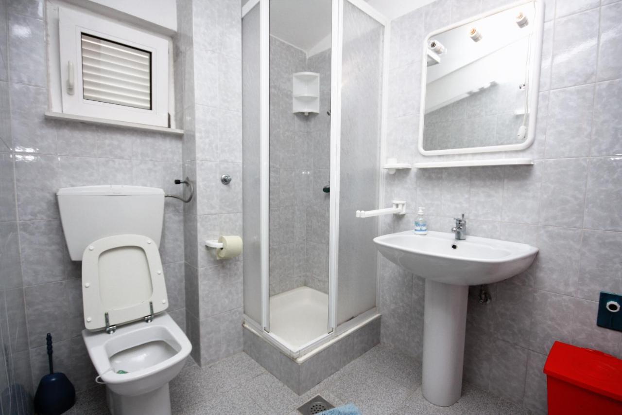 Apartments By The Sea Rastici, Ciovo - 2104 Trogir Bagian luar foto