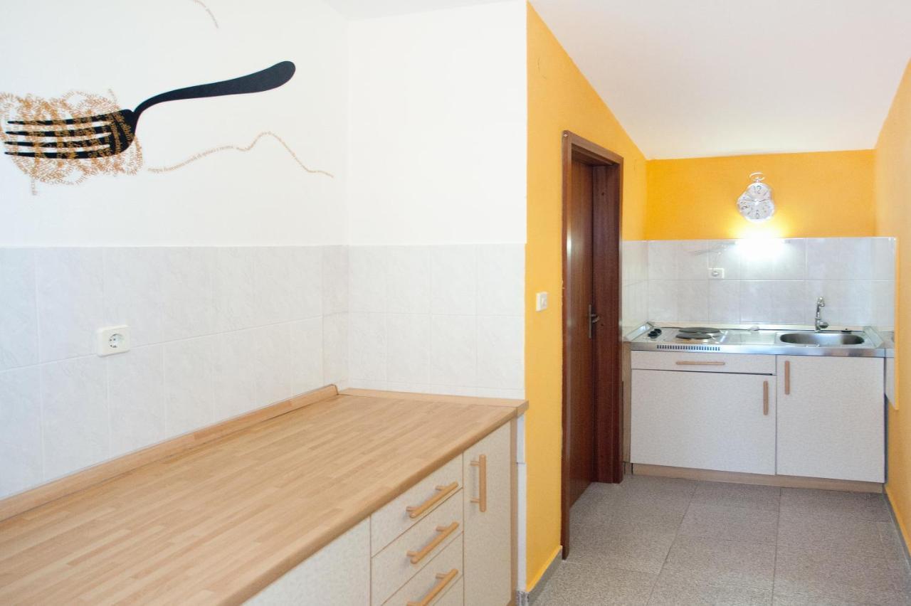 Apartments By The Sea Rastici, Ciovo - 2104 Trogir Bagian luar foto