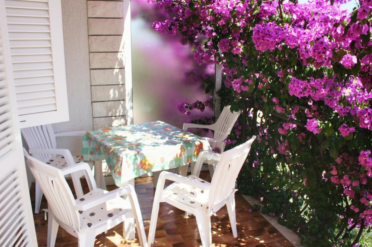 Apartments By The Sea Rastici, Ciovo - 2104 Trogir Bagian luar foto