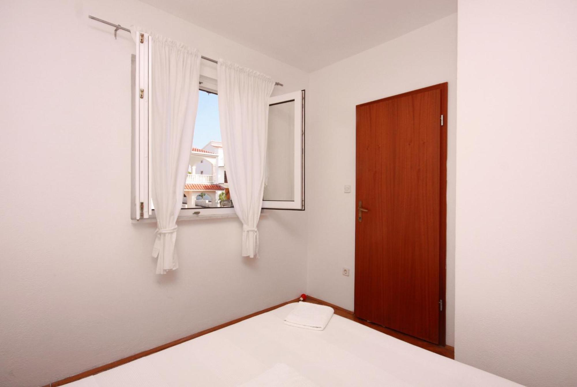 Apartments By The Sea Rastici, Ciovo - 2104 Trogir Ruang foto
