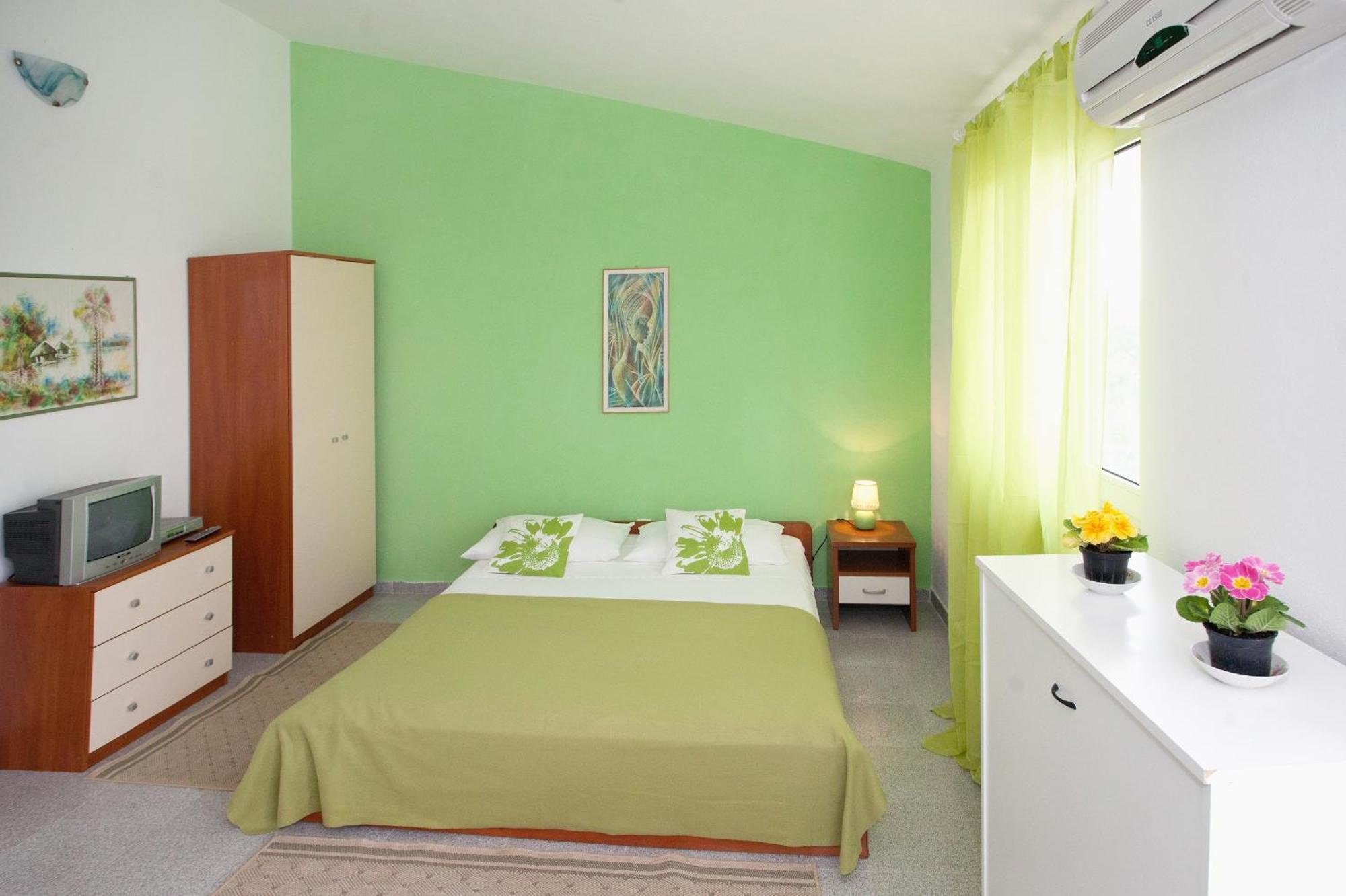 Apartments By The Sea Rastici, Ciovo - 2104 Trogir Ruang foto