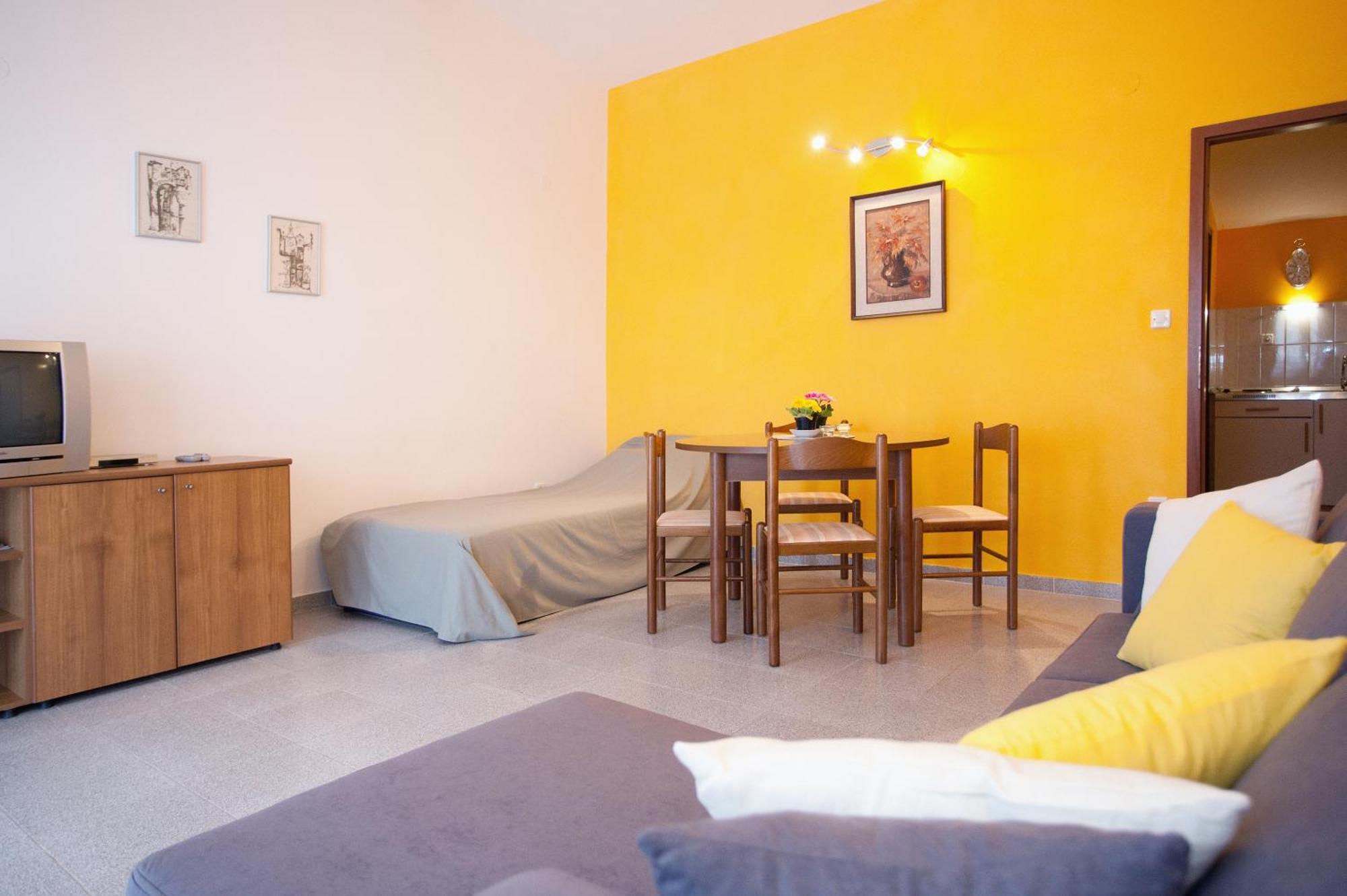 Apartments By The Sea Rastici, Ciovo - 2104 Trogir Ruang foto