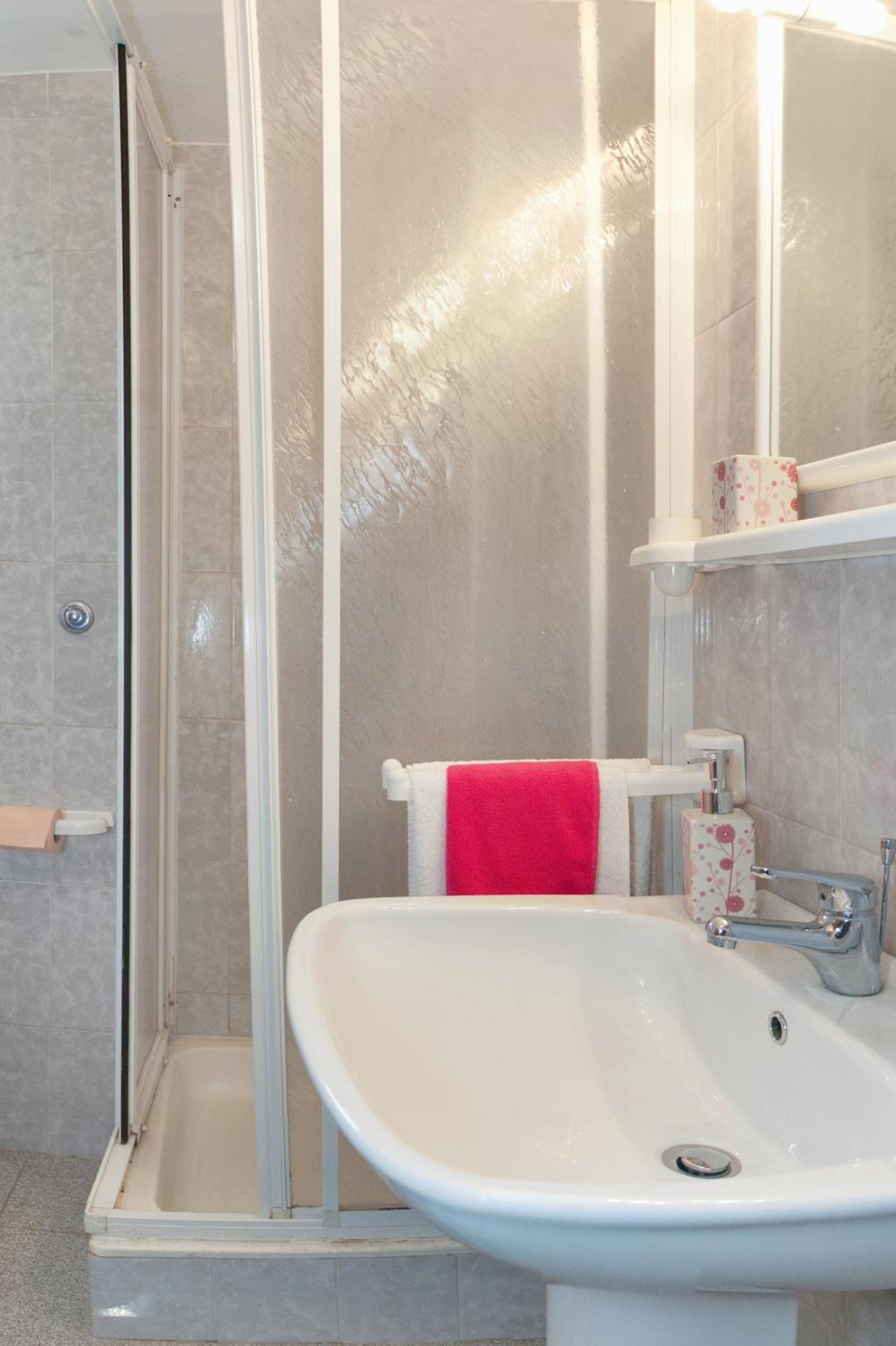 Apartments By The Sea Rastici, Ciovo - 2104 Trogir Ruang foto