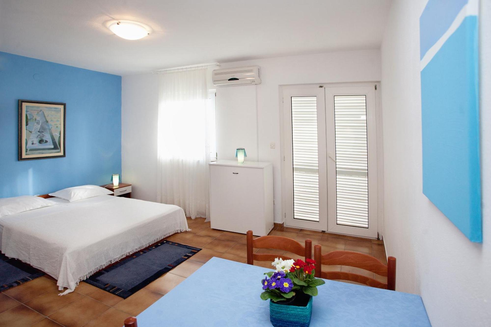 Apartments By The Sea Rastici, Ciovo - 2104 Trogir Ruang foto